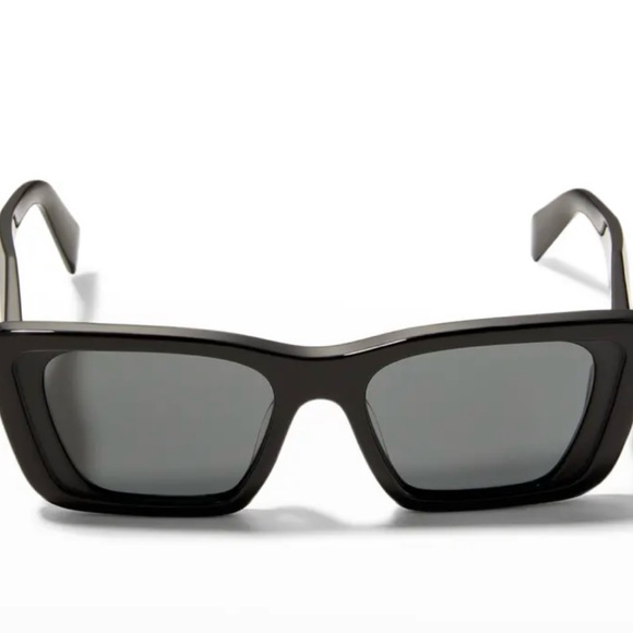 Prada
Marble Acetate Butterfly Sunglasses Black - Picture 1 of 8
